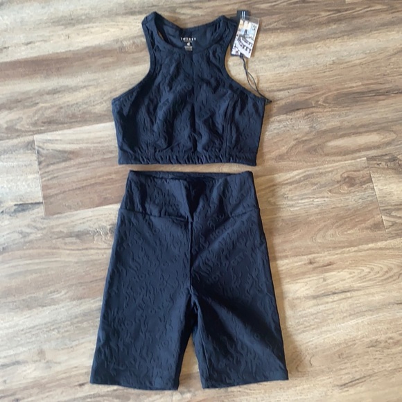 MATCHING SET - Get Hot Biker Short and Sports Bra Set - Picture 5 of 8